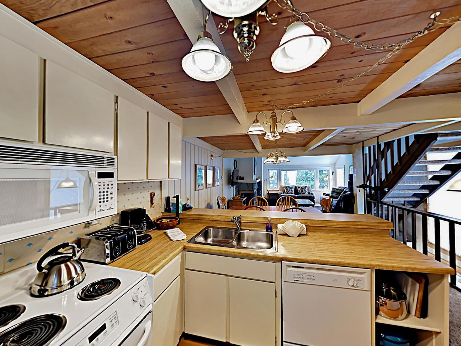 Mountaintop Condo #D Condo Main image 2